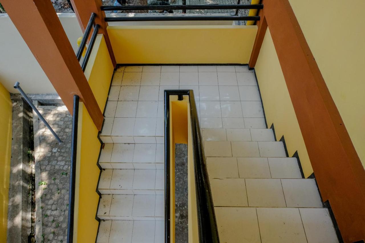 OYO 1342 Uniga Malang Family Residence Exterior foto